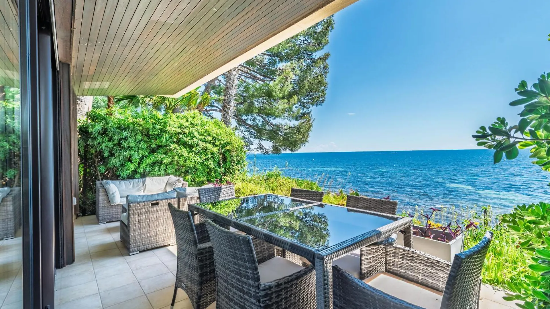 Adriana By Terry'S Homes Waterfront Seaview Beach Cannes 0*,