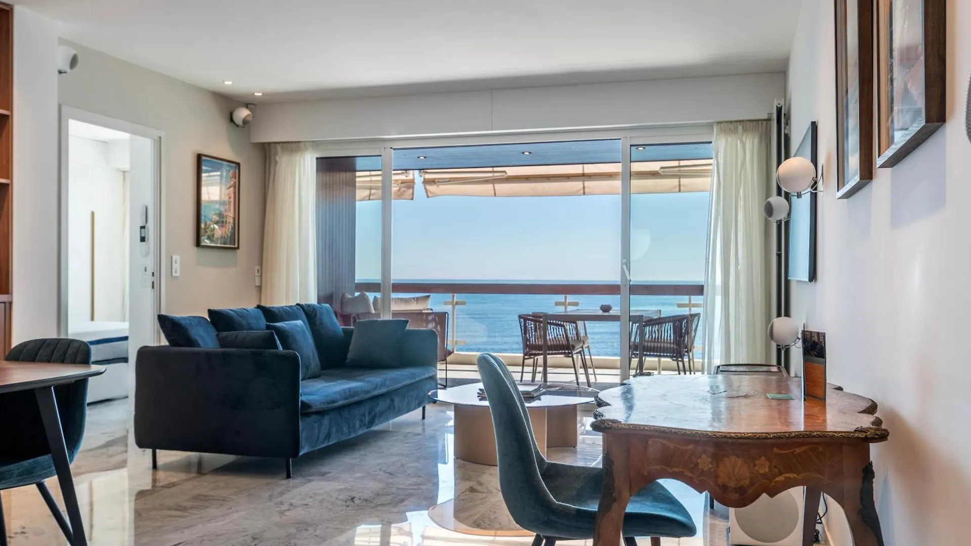 Adriana By Terry'S Homes Waterfront Seaview Beach Cannes Apartment
